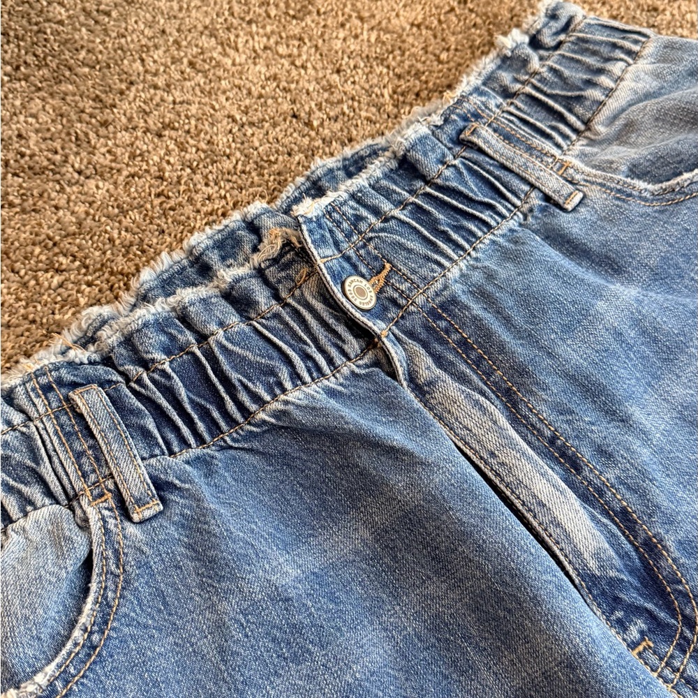 KanCan Blue Distressed Relaxed Capri Women's Jeans